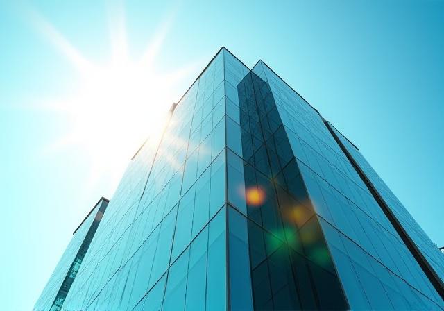 Edificio de oficinas moderno con gestión climática eficiente